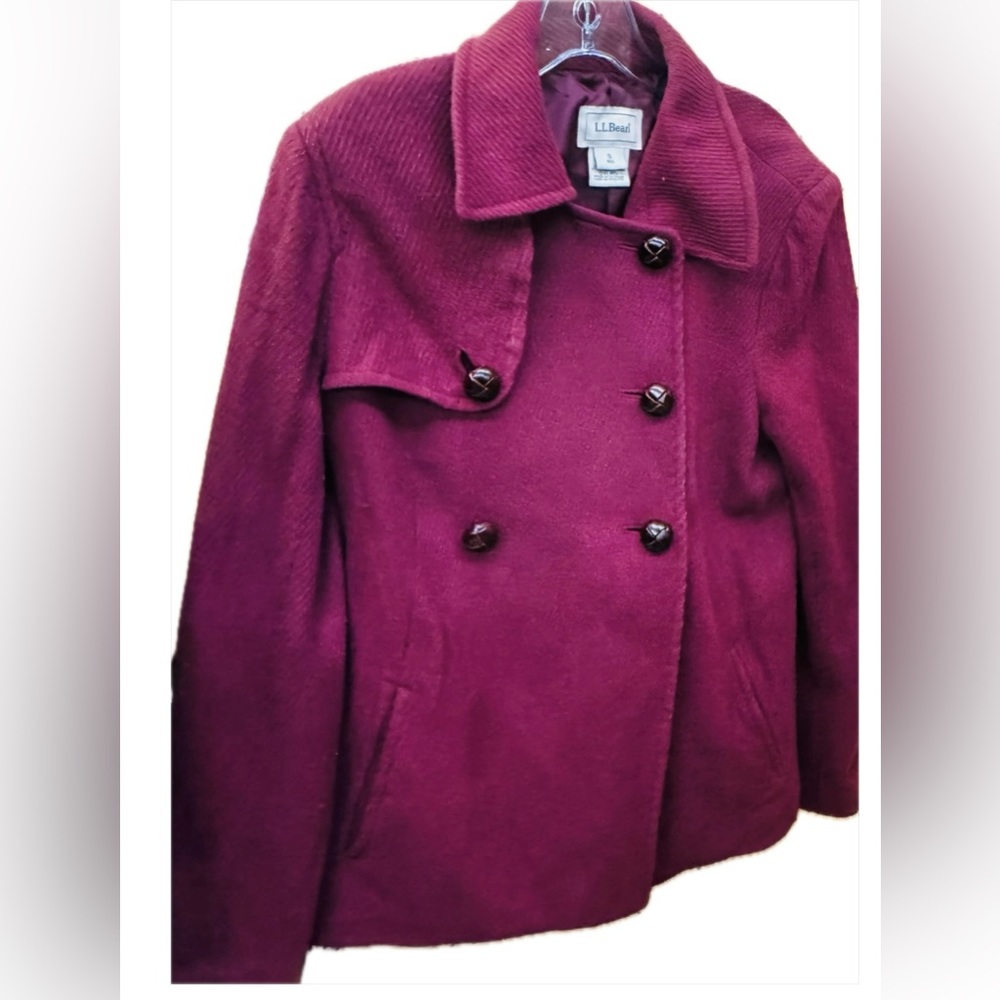L.L Bean Wool Peacoat Comes With a Gift❗️ 🎁